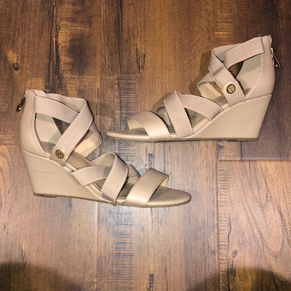 Liz Claiborne open toe size 6